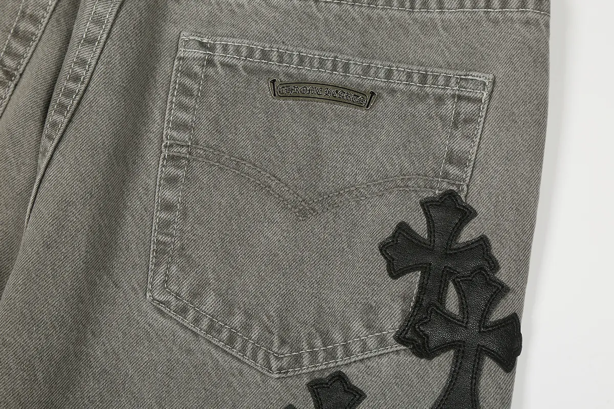 P230 White background picture [High quality] Code: 25026# Color: washed gray Size: S/28 to Fermentation wash and soft color fixation, soft and thick to wear. Details are all hand-polished and made with craftsmanship. All-over jacquard fabric has a unique design style. Multiple processes have been used to create a full retro feel. A niche and unique non-contrast shirt. Customized distressed spray-painted buttons. Every detail is crafted with craftsmanship.